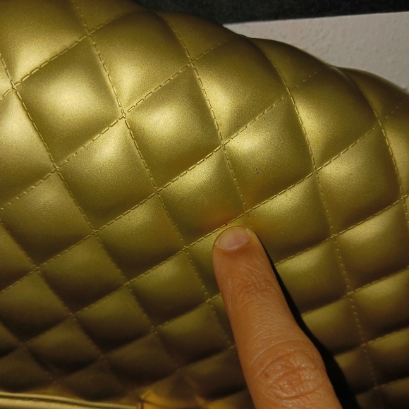 ToyBoy Women gold glazed silicone quilted chain purse bag - Picture 15 of 16